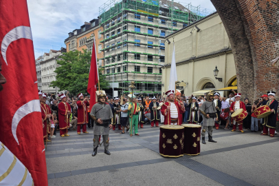 MÜNİH'TE TARİHÎ MEHTER COŞKUSU: SENDLINGER TOR'DA GÖNÜLLERİ FETHETTİ